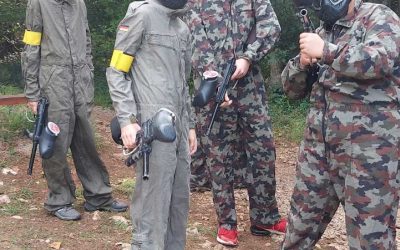 Devetošolci na paintballu